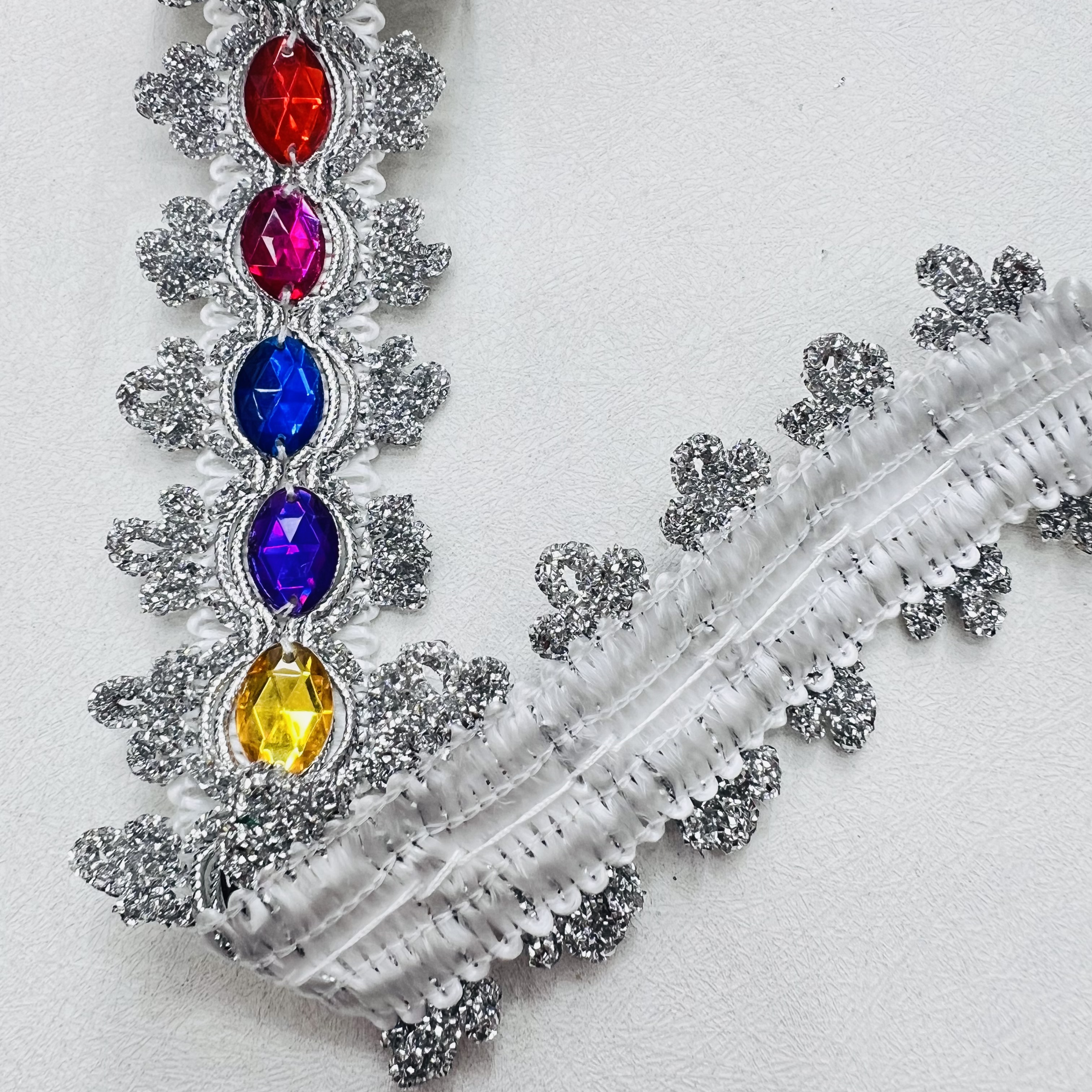 Hand-sewn and drilled lace decorative accessories, high-quality DIY materials, exquisite lace design for decorating home clothing and ethnic costumes Application Scenario
