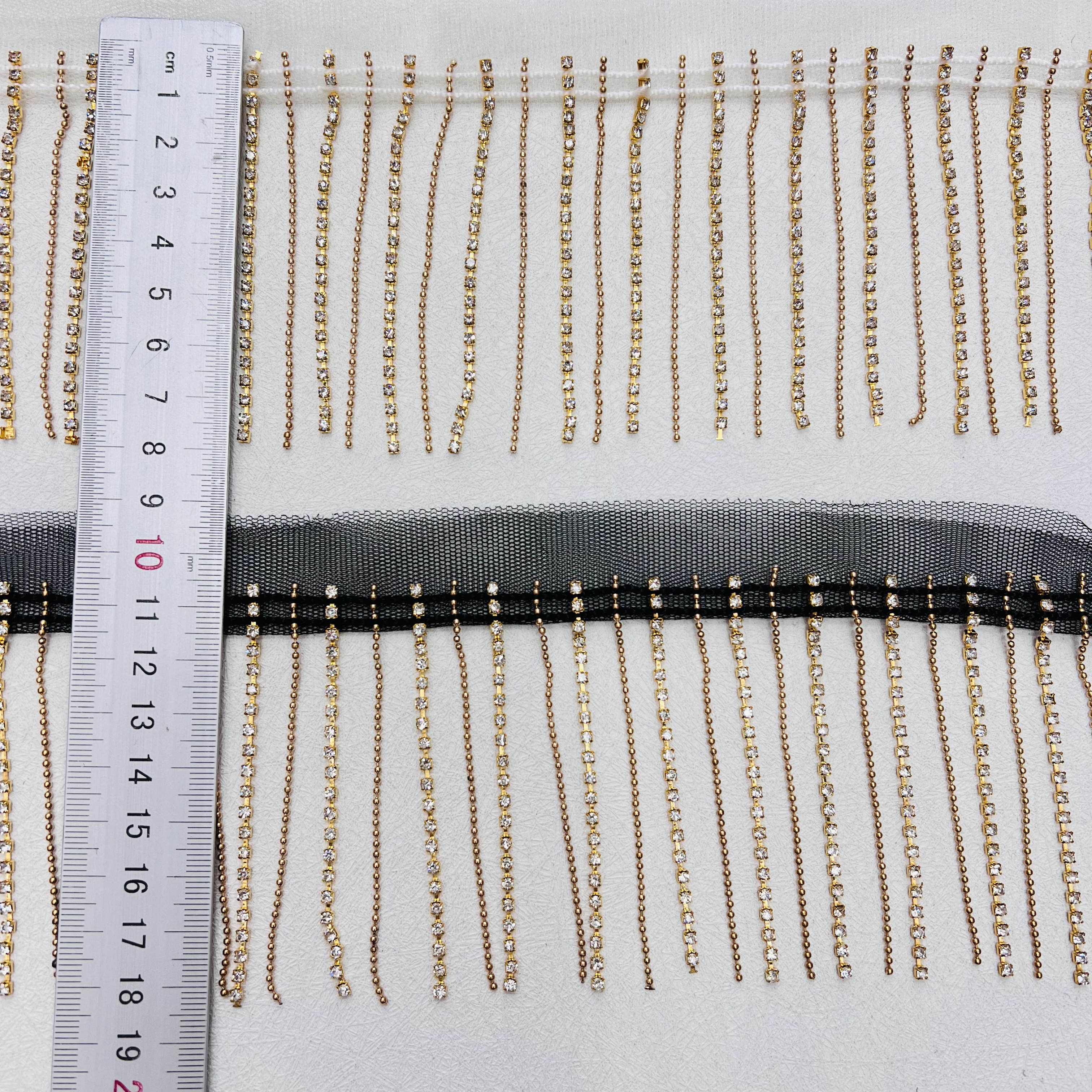 Chain tassels, diamond chain perches, hanging decorations, lace accessories, exquisite lace decoration, fabric cutting, DIY handcrafted materials, high-end clothing decoration accessories Application Scenario