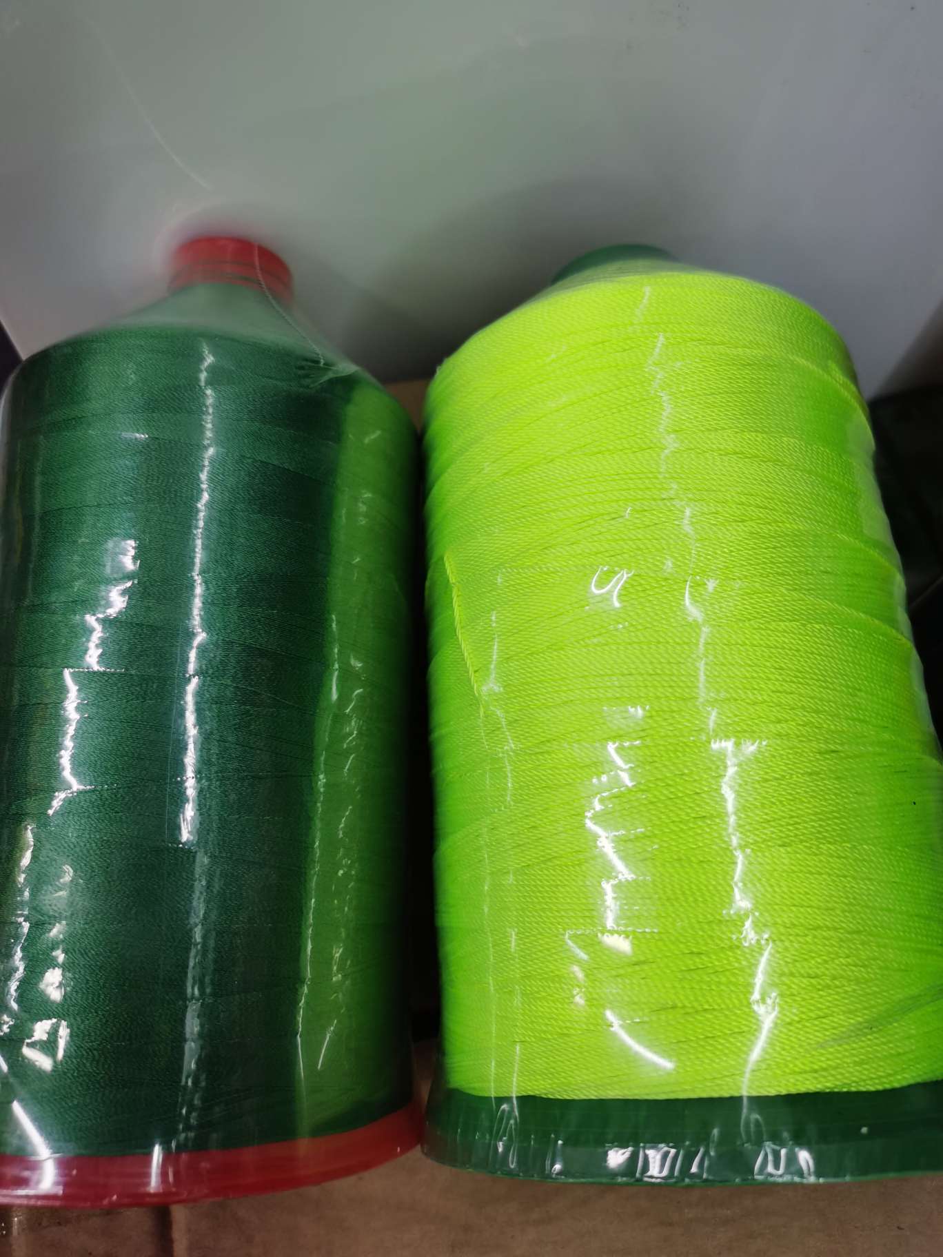 涤纶缝纫线 车缝线 衬衫线 制衣缝纫线