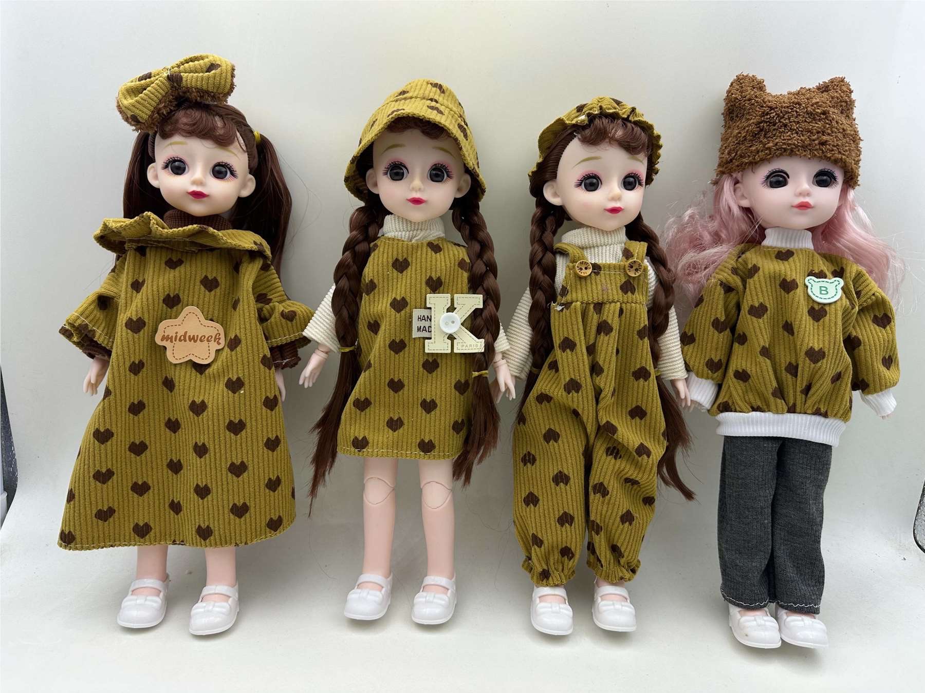 12寸关节娃娃玩具 精致可爱娃娃系列 适合收藏和亲子互动 精致时尚娃娃套装 多风格穿搭可爱玩偶 优质材料可动关节