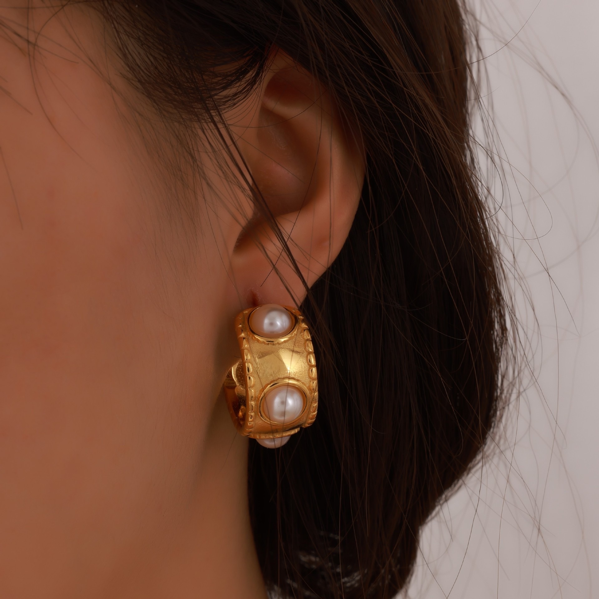 法式复古18k金不锈钢C形镶嵌珍珠耳环不掉色耳环时尚百搭饰品