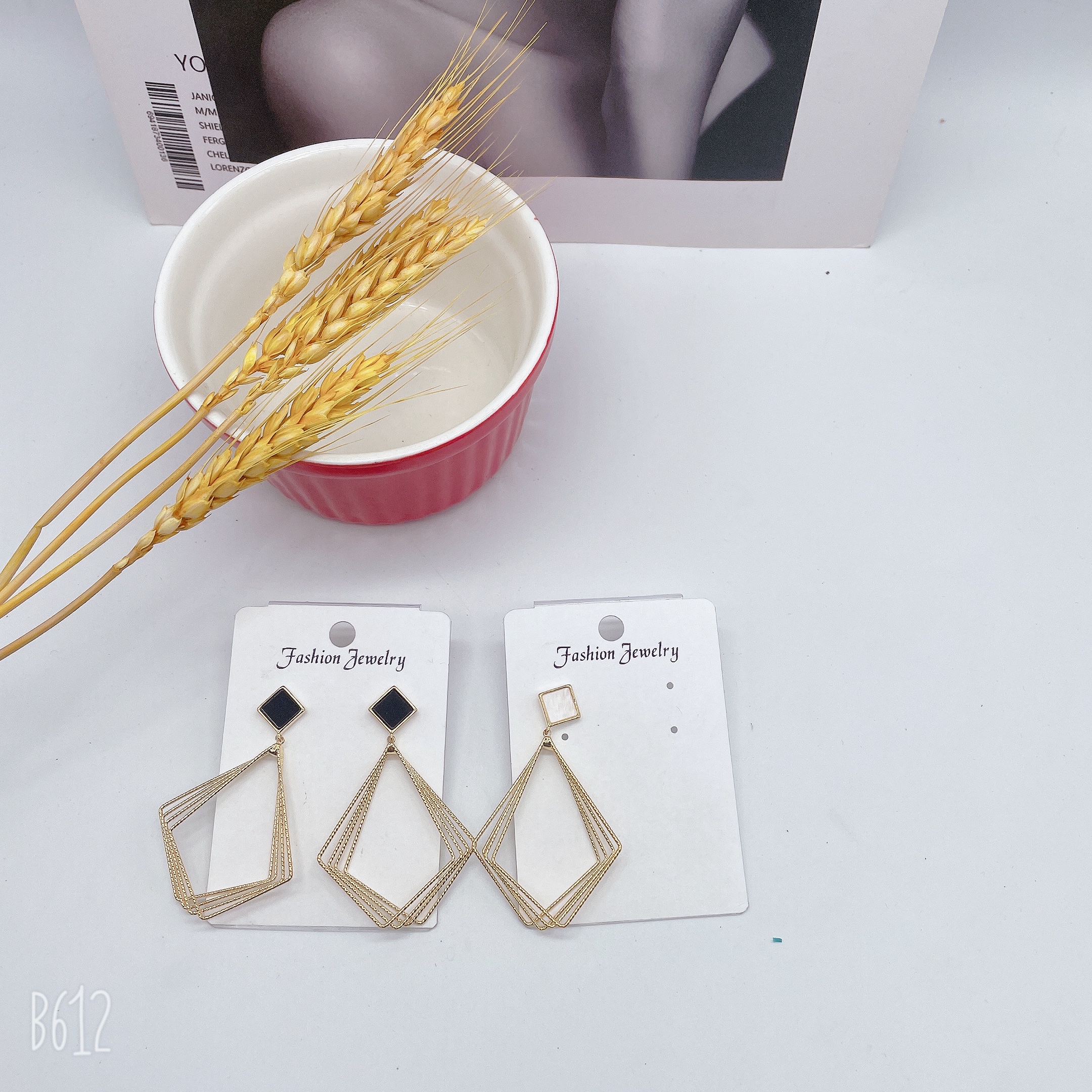 Tassel earrings exude a sophisticated and elegant charm. Round face slimming earrings. French internet-famous light luxury earrings, a bestseller in 2025 detail image 4