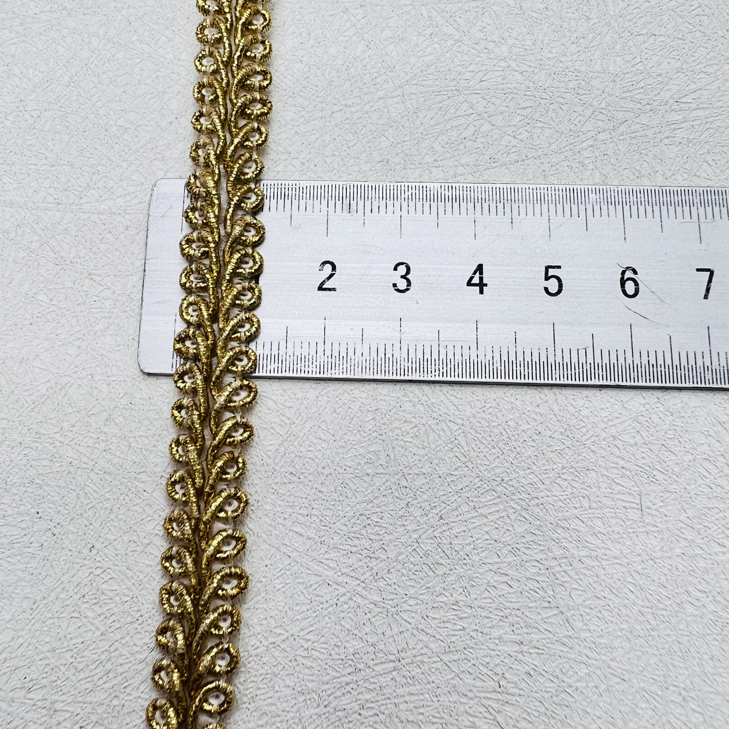 Human-shaped edge centipede lace decorative fabric, handcrafted DIY lace accessories, exquisite and delicate lace design, high-end sewing material Specification image