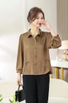 New arrivals for Spring/Autumn 2025 women's wear: Khaki long-sleeved tops, trendy and fashionable middle-aged clothing, available in sizes ranging from XL to 5XL Specification image