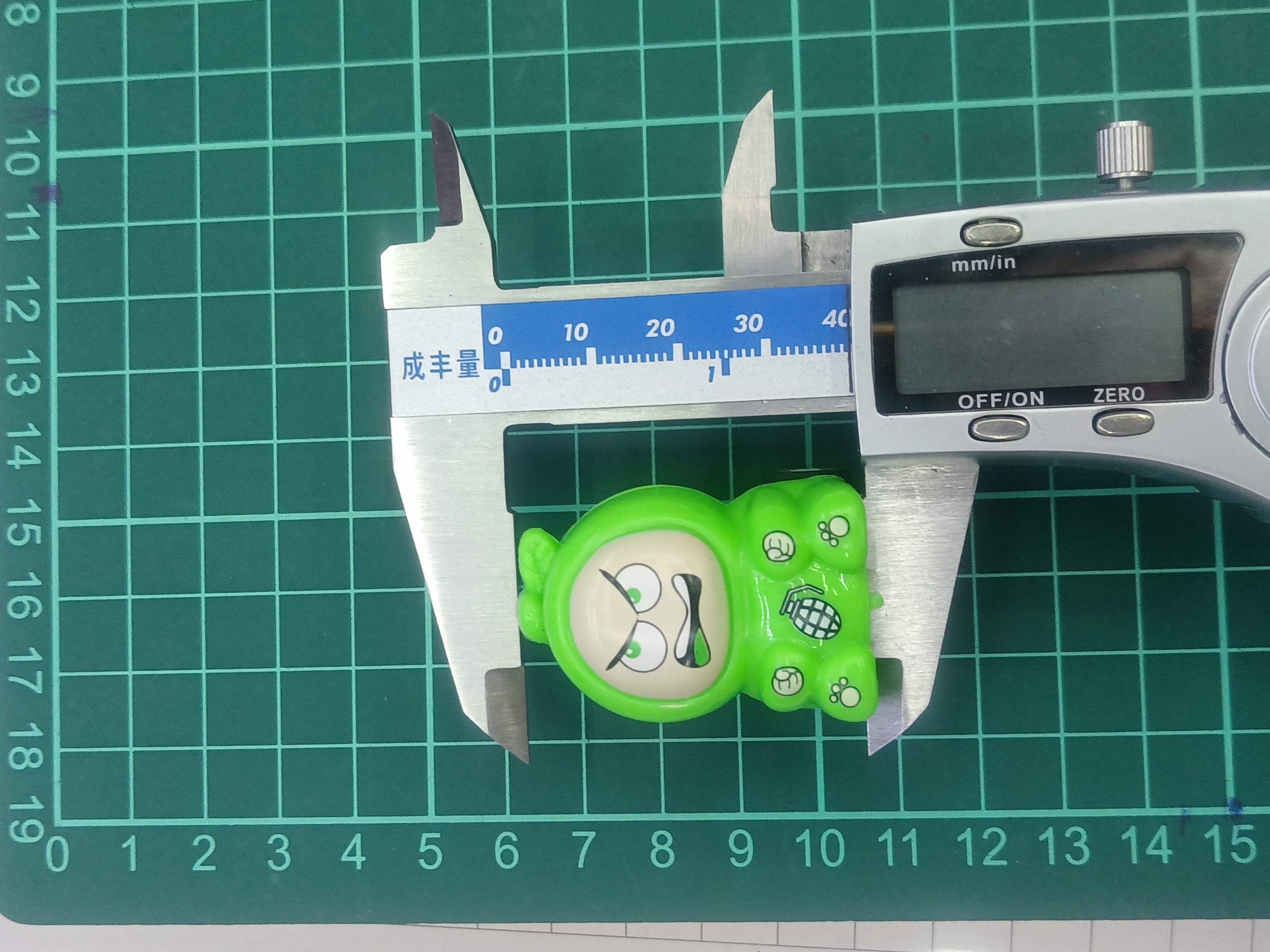 Creative cartoon fruit cub, fun rebound car, cartoon cute expressions, mini new children's gashapon toys Item Picture