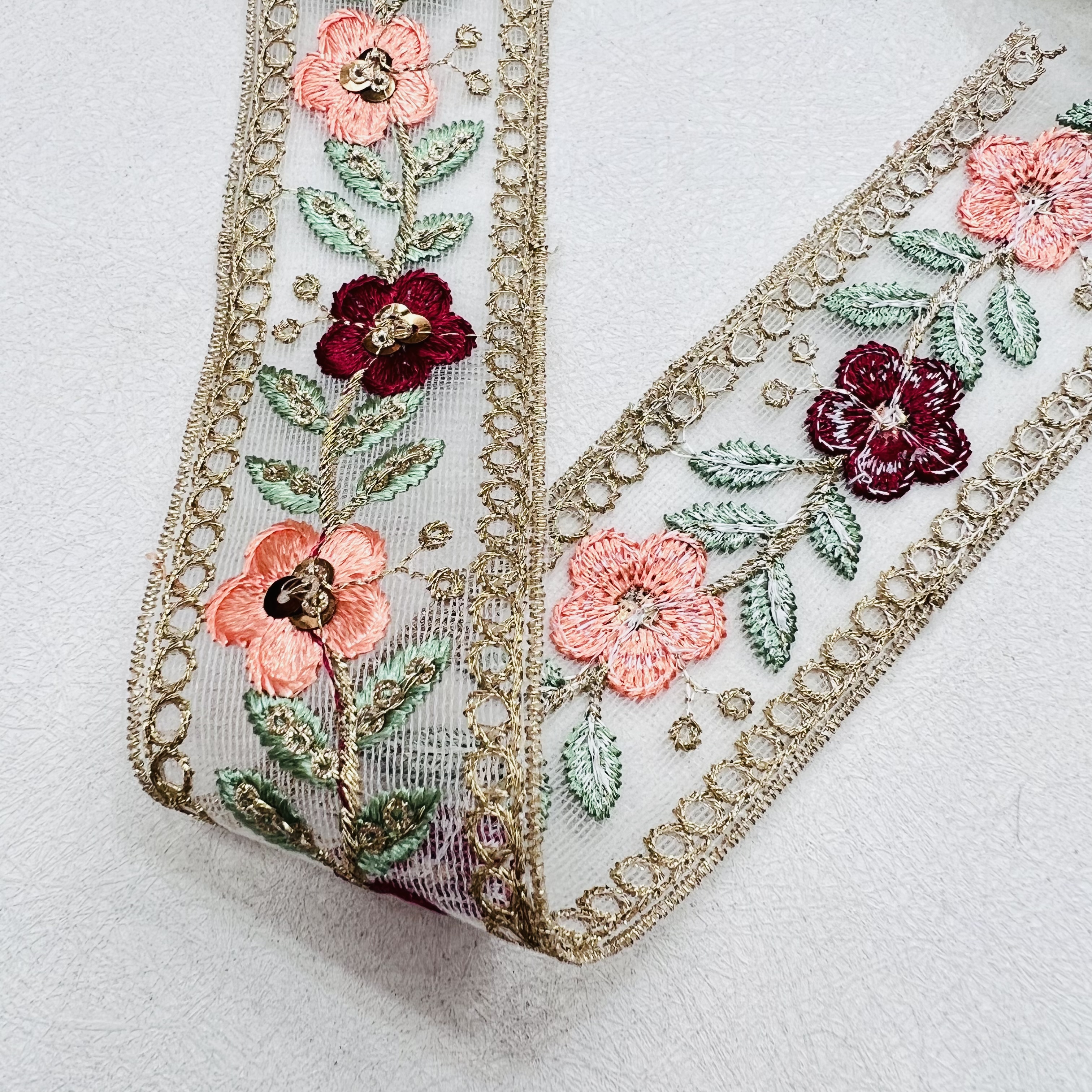 Embroidered lace pendants, lace trim accessories, exquisite fabric lace decoration, DIY hand-stitched materials, high-end clothing skirt decoration accessories Application Scenario