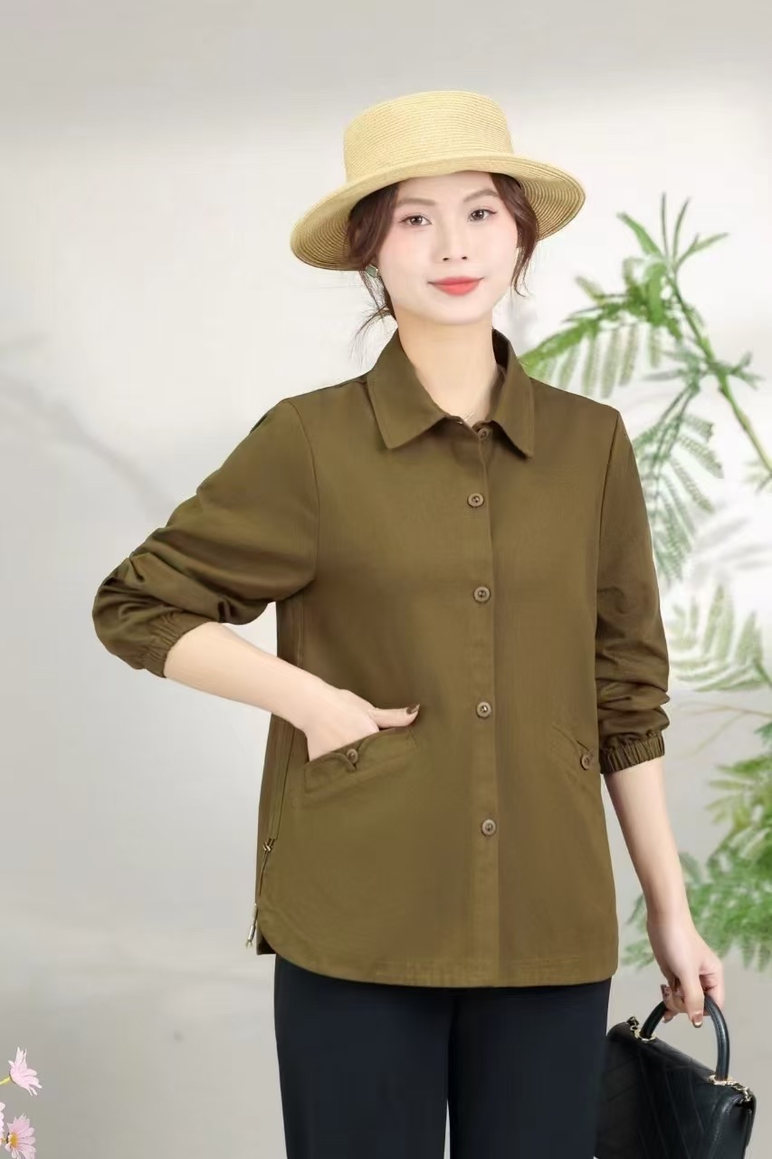 New arrivals: Spring/Autumn 2025 Women's khaki long-sleeved tops for fashionable middle-aged wear, available in sizes from XL to 5XL Specification image
