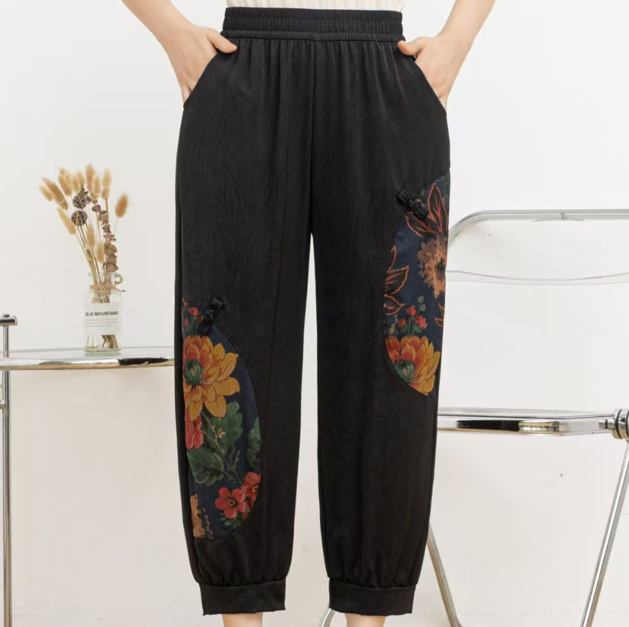 In the spring and autumn of 2025, women's trousers with floral patterns are simple, fashionable and trendy new casual women's trousers in uniform sizes