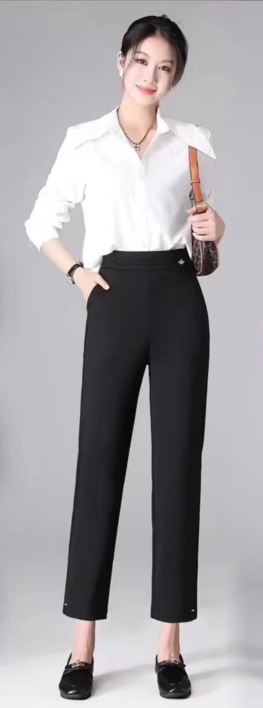 For the Spring and autumn of 2025, women's straight-leg pants are versatile, simple, height-enhancing, slimming, fashionable and trendy new women's wear in black khaki. The sizes range from 2XL to 5XL details Picture