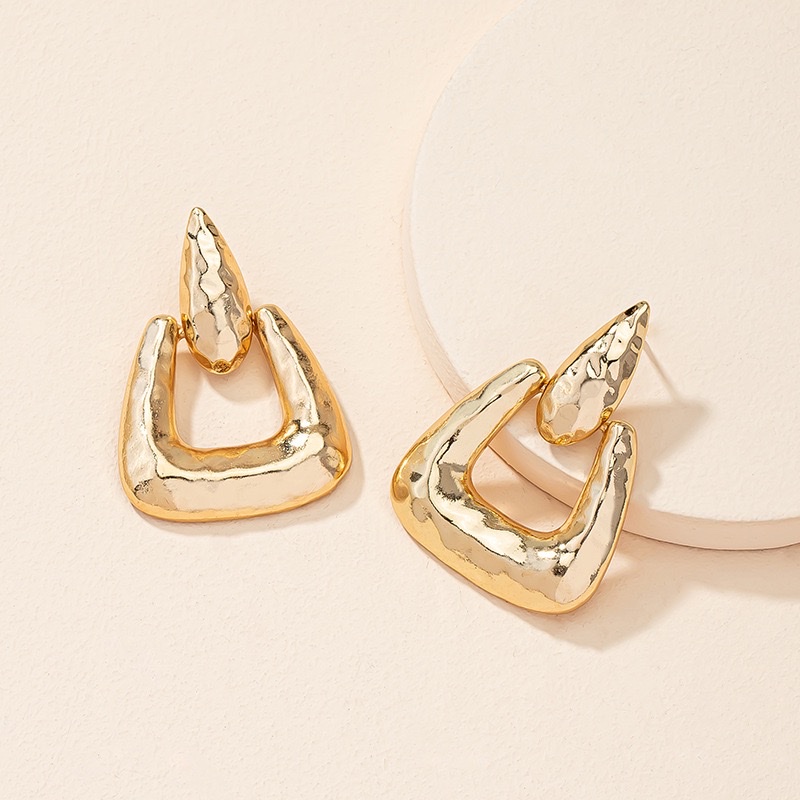 French geometric irregular triangle earrings with a high-end feminine touch, cold and elegant style, stud earrings, and European and American trendy alloy earrings detail image 2