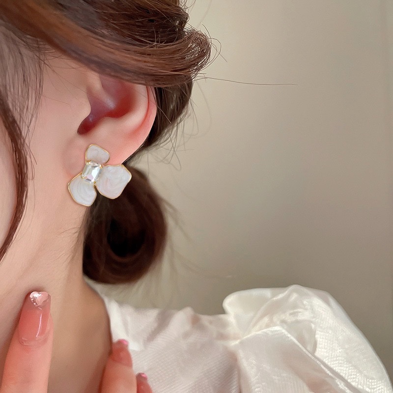 Korean-style fashionable and fresh, detachable iris flower earrings, minimalist and versatile geometric flower earrings for women, 925 silver needle Item Picture