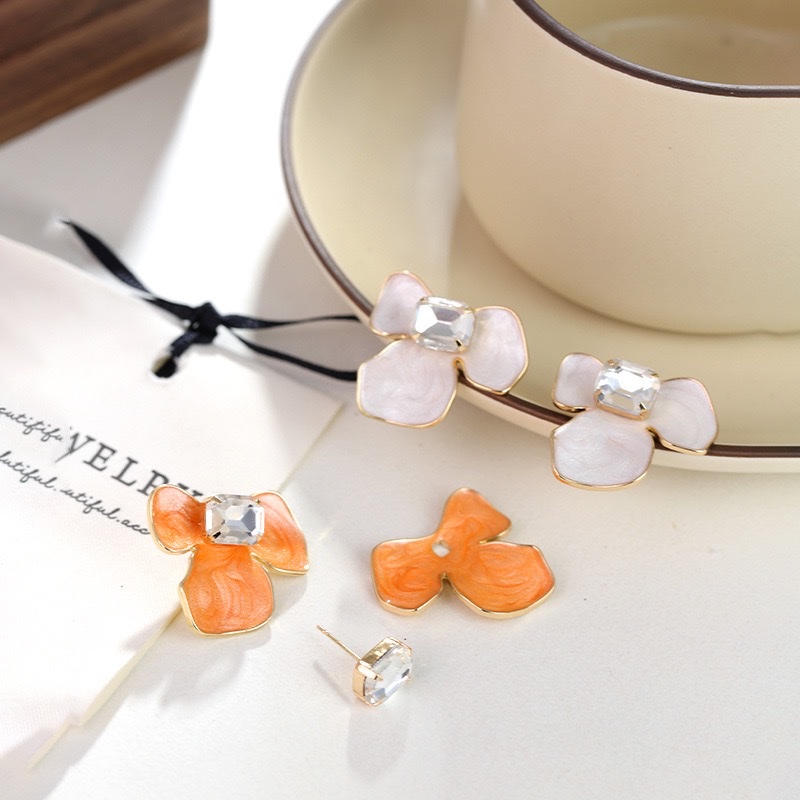 Korean-style fashionable and fresh, detachable iris flower earrings, minimalist and versatile geometric flower earrings for women, 925 silver needle