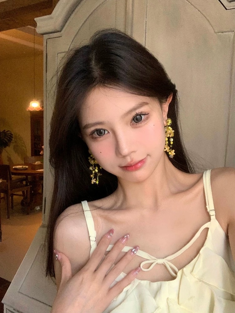 【茉郦】春日浪漫 黄色雏菊花朵串珠流苏耳环女高级感度假配饰