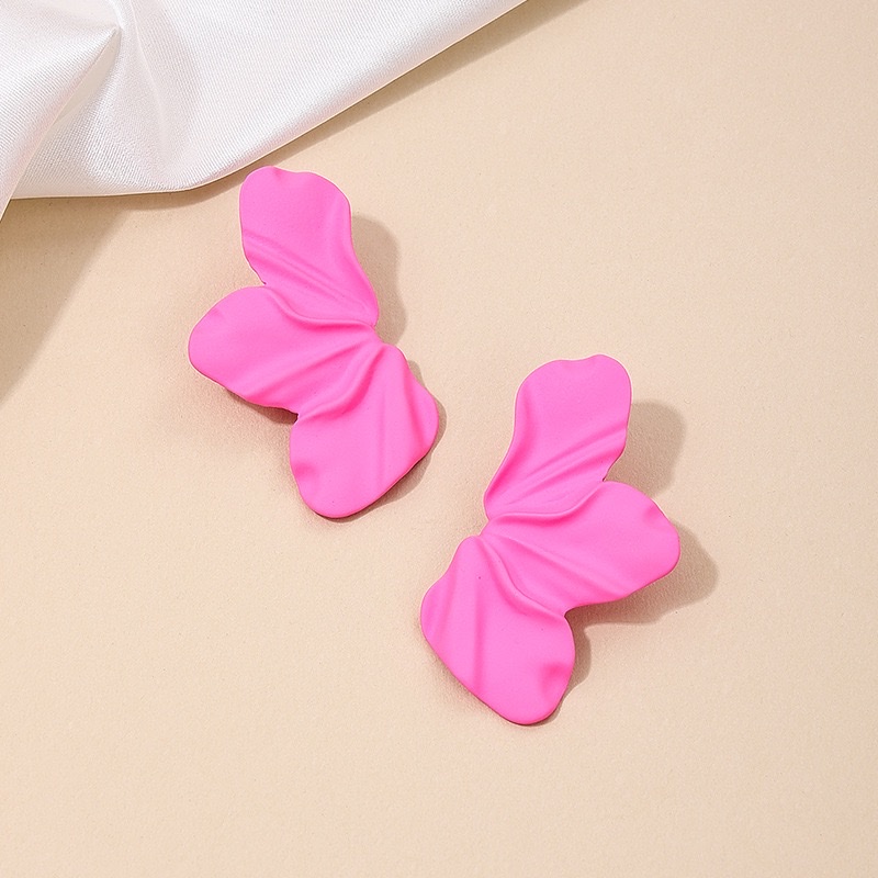 European and American retro exaggerated flower earrings, simple and elegant, matte irregular petal candy-colored alloy stud earrings for women detail image 4