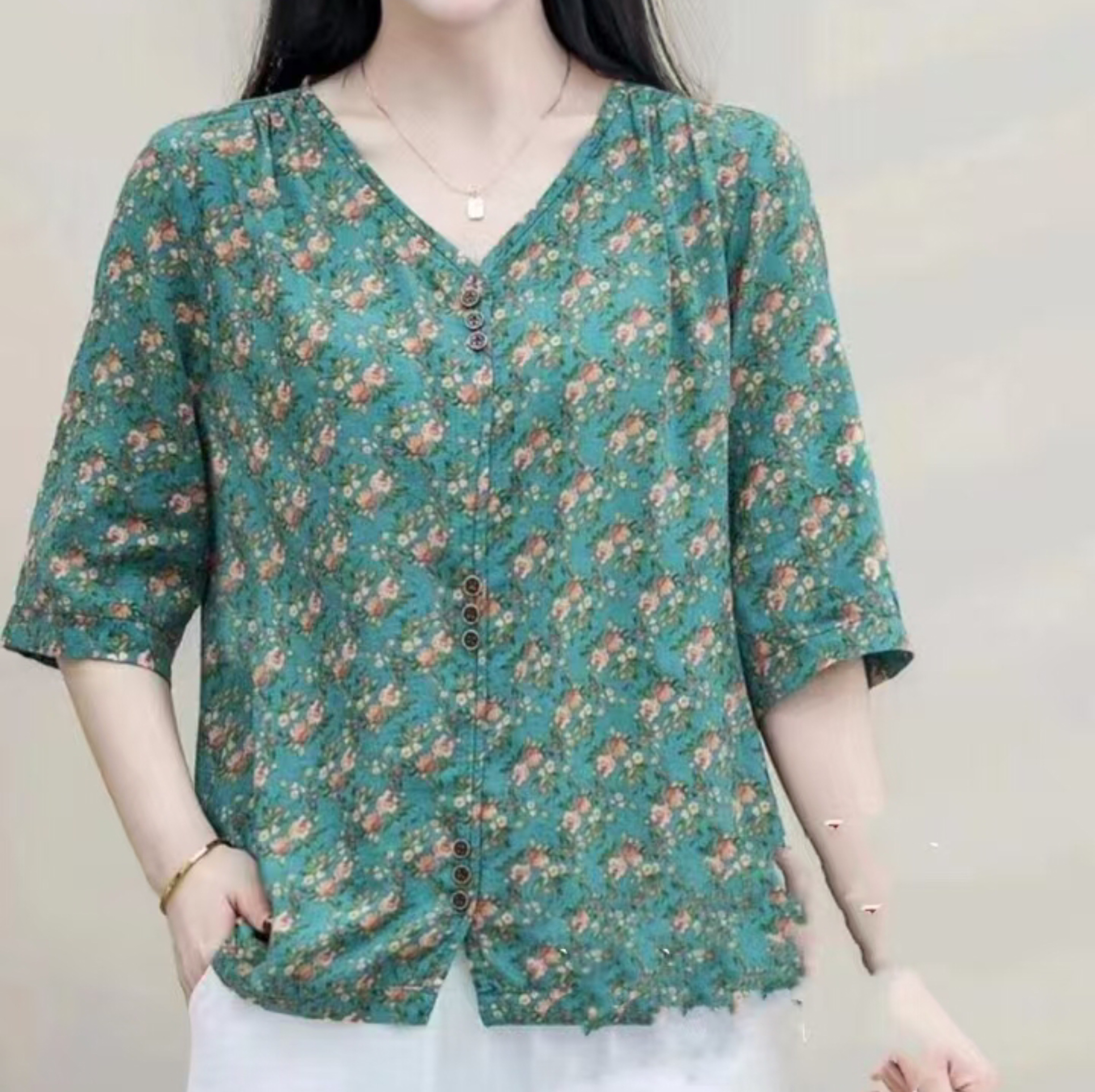 New arrivals: Spring/Autumn 2025 Women's long-sleeved floral tops, trendy and fashionable middle-aged clothing, available in sizes from XL to 4XL