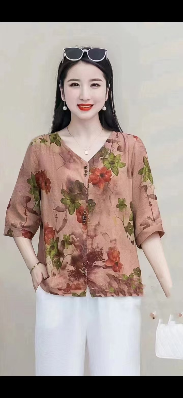 New arrivals: Spring/Autumn 2025 Women's long-sleeved floral tops, trendy and fashionable middle-aged clothing, available in sizes from XL to 4XL Specification image