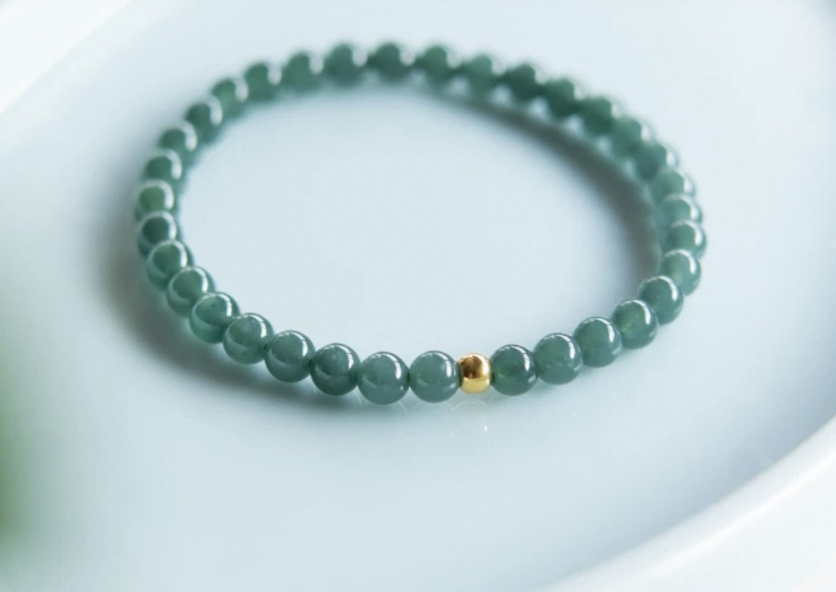 Natural blue water jade bracelet, Guatemalan jade ice type 18k gold beads, genuine natural jade crystal bead bracelet, high-end jewelry gift Application Scenario