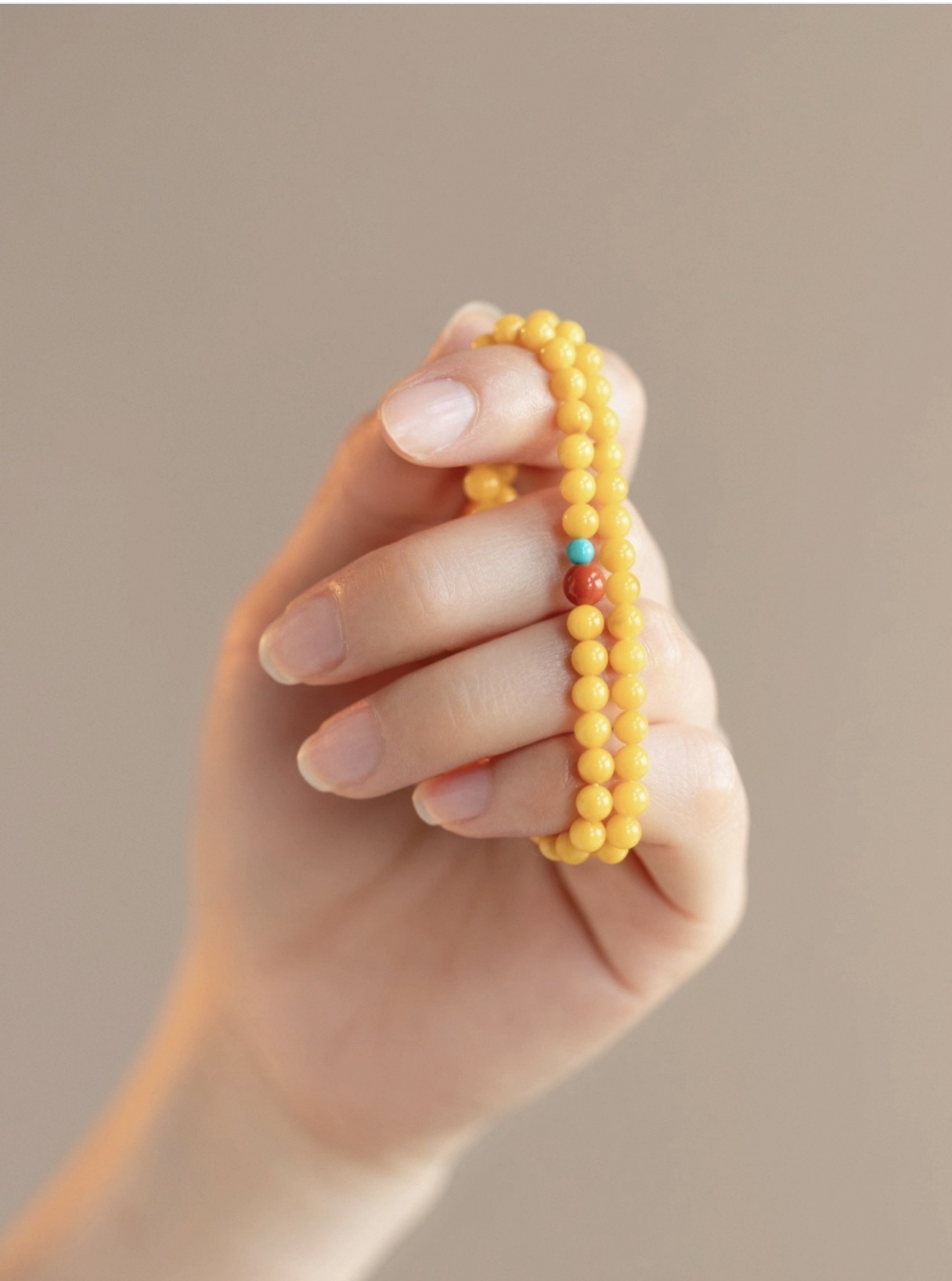 Natural amber and beeswax double-ring beeswax bracelet for women, double-layered Nan red turquoise multi-treasure bracelet, Russian chicken oil yellow multi-ring millet bead bracelet for women Item Picture