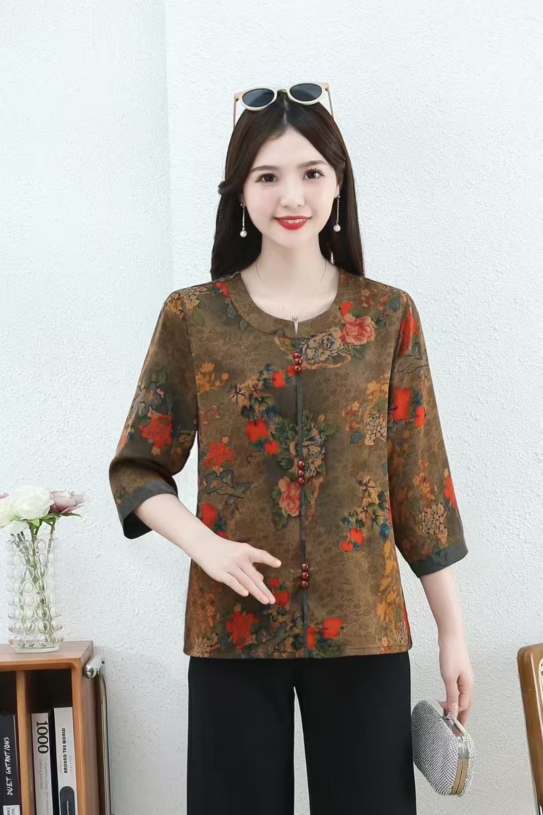 New arrivals for Spring/Autumn 2025 women's mid-sleeved tops are in vogue. Fashionable middle-aged clothing sizes range from XL to 3XL Application Scenario