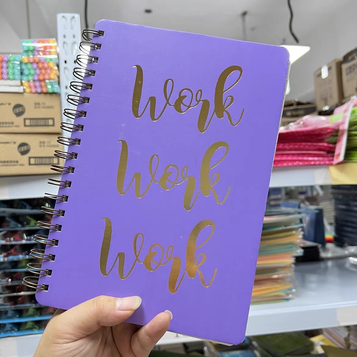Customized notebooks for export to the Spanish market, Libyan notebooks, checkered iron nail notebooks, saddle nail notebooks, and landscape covers are available for customization details Picture