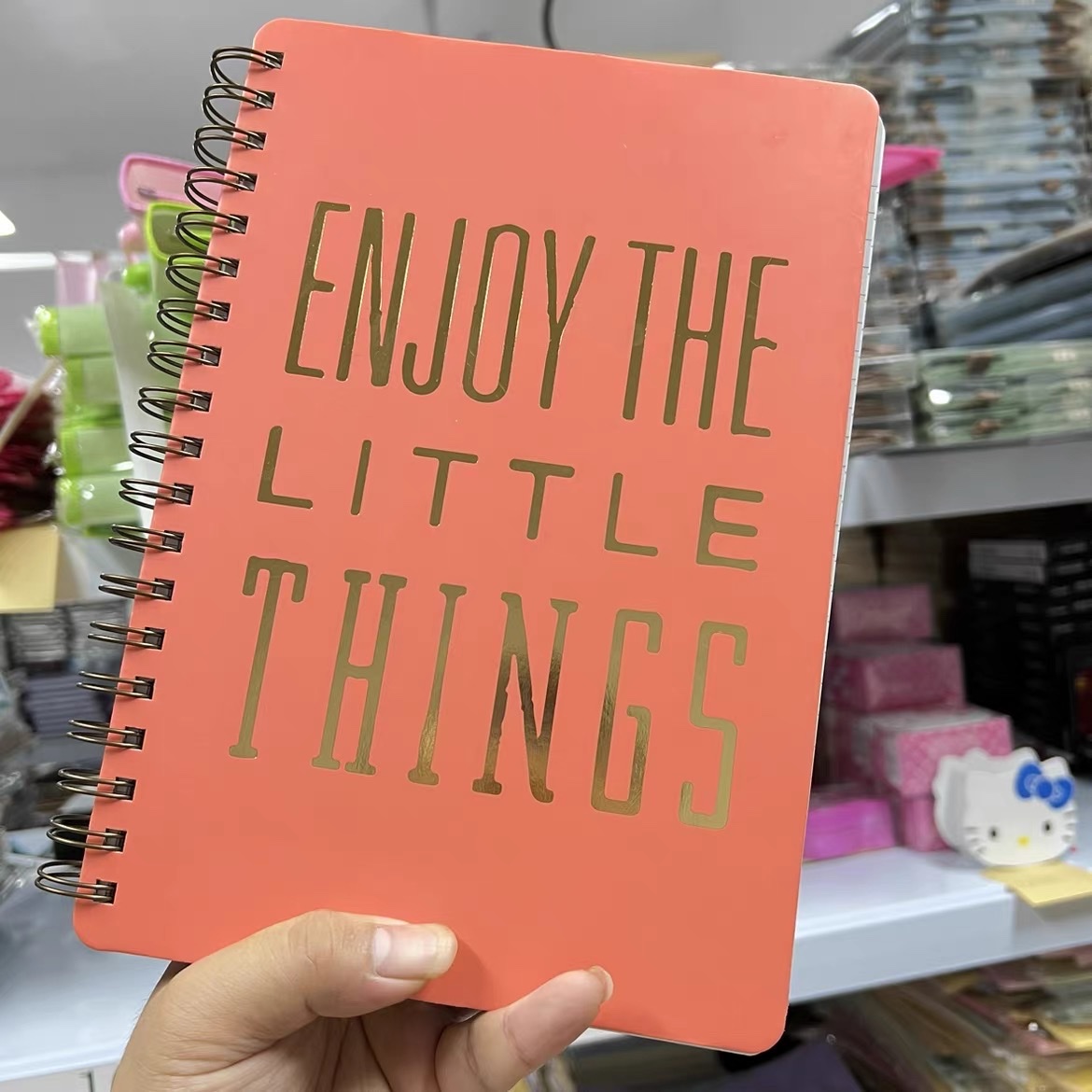 Customized notebooks for export to the Spanish market, Libyan notebooks, checkered iron nail notebooks, saddle nail notebooks, and landscape covers are available for customization Specification image