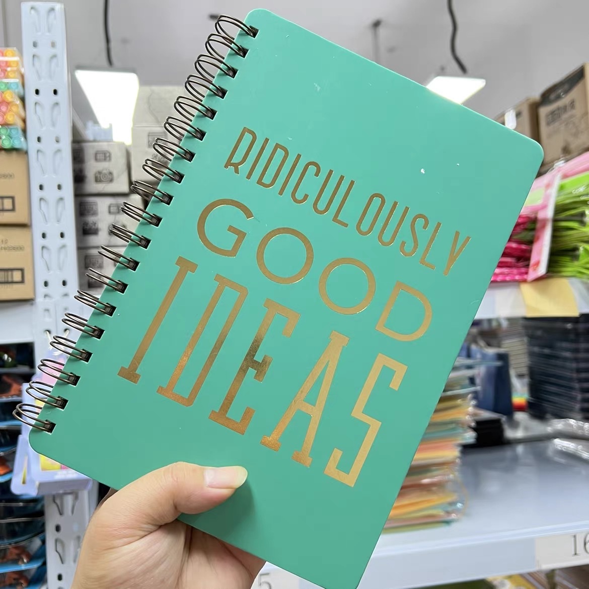 Customized notebooks for export to the Spanish market, Libyan notebooks, checkered iron nail notebooks, saddle nail notebooks, and landscape covers are available for customization Item Picture