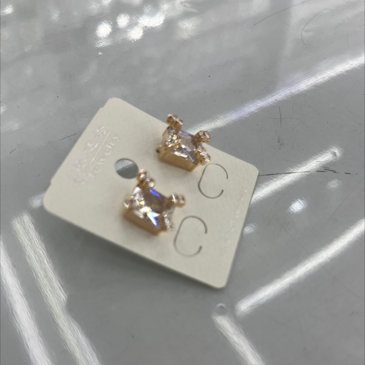 锆石闪亮耳钉方形耳饰 高级感饰品 时尚潮流耳环 耐磨耐腐蚀不过敏闪亮经典流形大方耳钉产品图