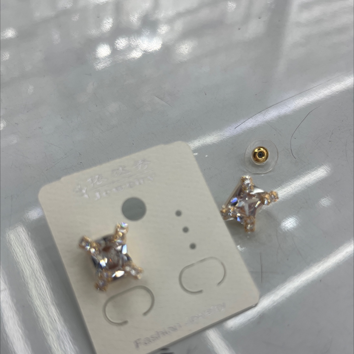 锆石闪亮耳钉方形耳饰 高级感饰品 时尚潮流耳环 耐磨耐腐蚀不过敏闪亮经典流形大方耳钉细节图