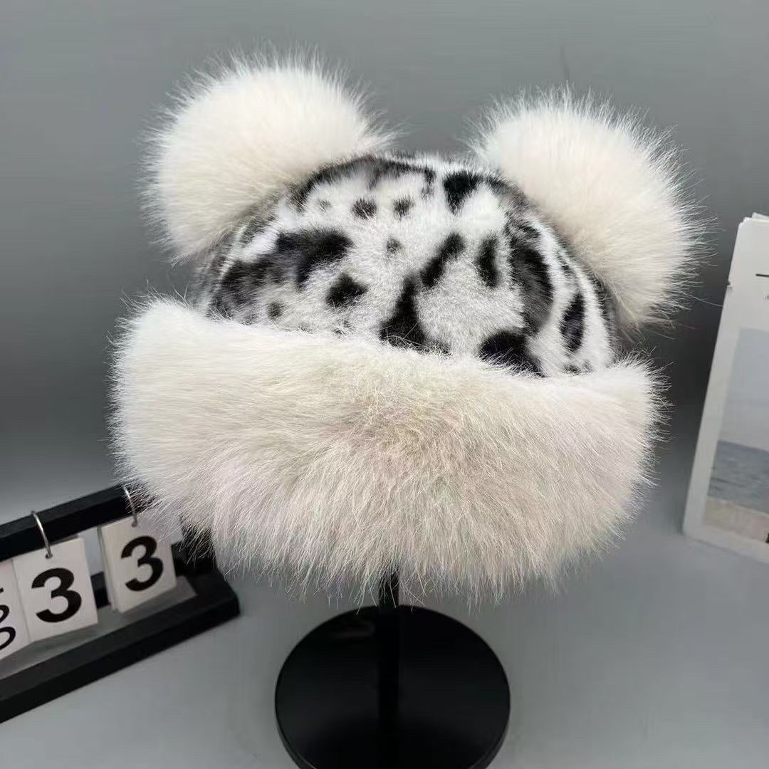 2025 New retro leopard print Mongolian hat for women's winter, cute bear Lei Feng hat, thickened warm ear-protecting velvet hat detail image 2