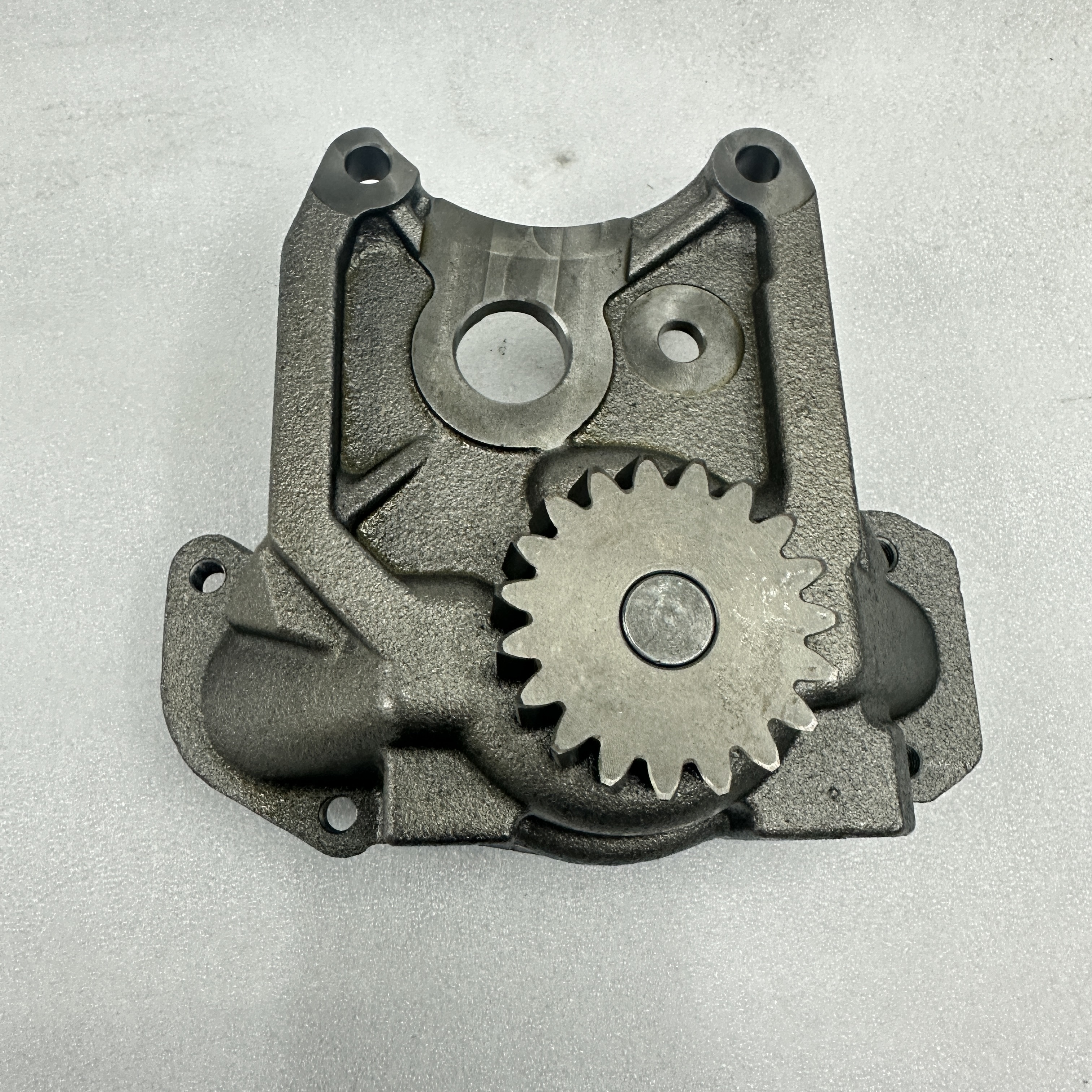 وتطبق قطع غيار السيارات الهندسية على مضخة الوقود 4132F057 الخاصة بمحركات شركة بيركنز Item Picture