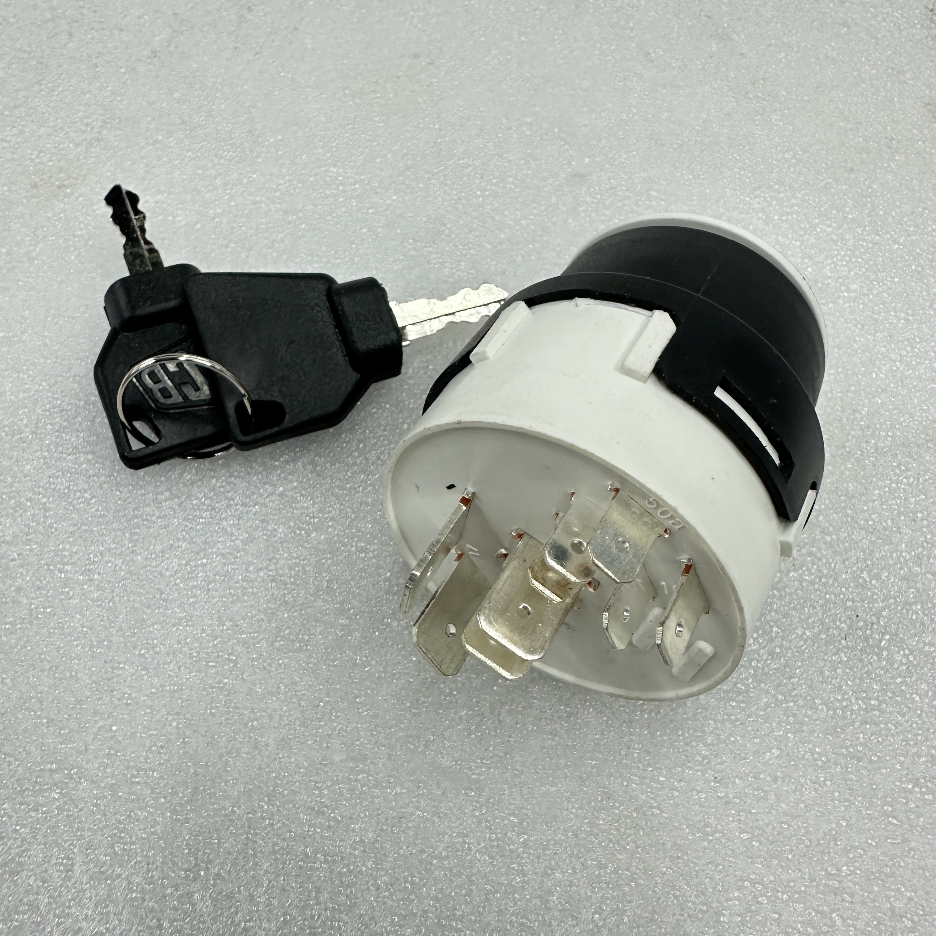 تنطبق قطع الغيار الميكانيكية الهندسية على مفتاح التشغيل 701/80184 لمحرك JCB Jسيبو Item Picture