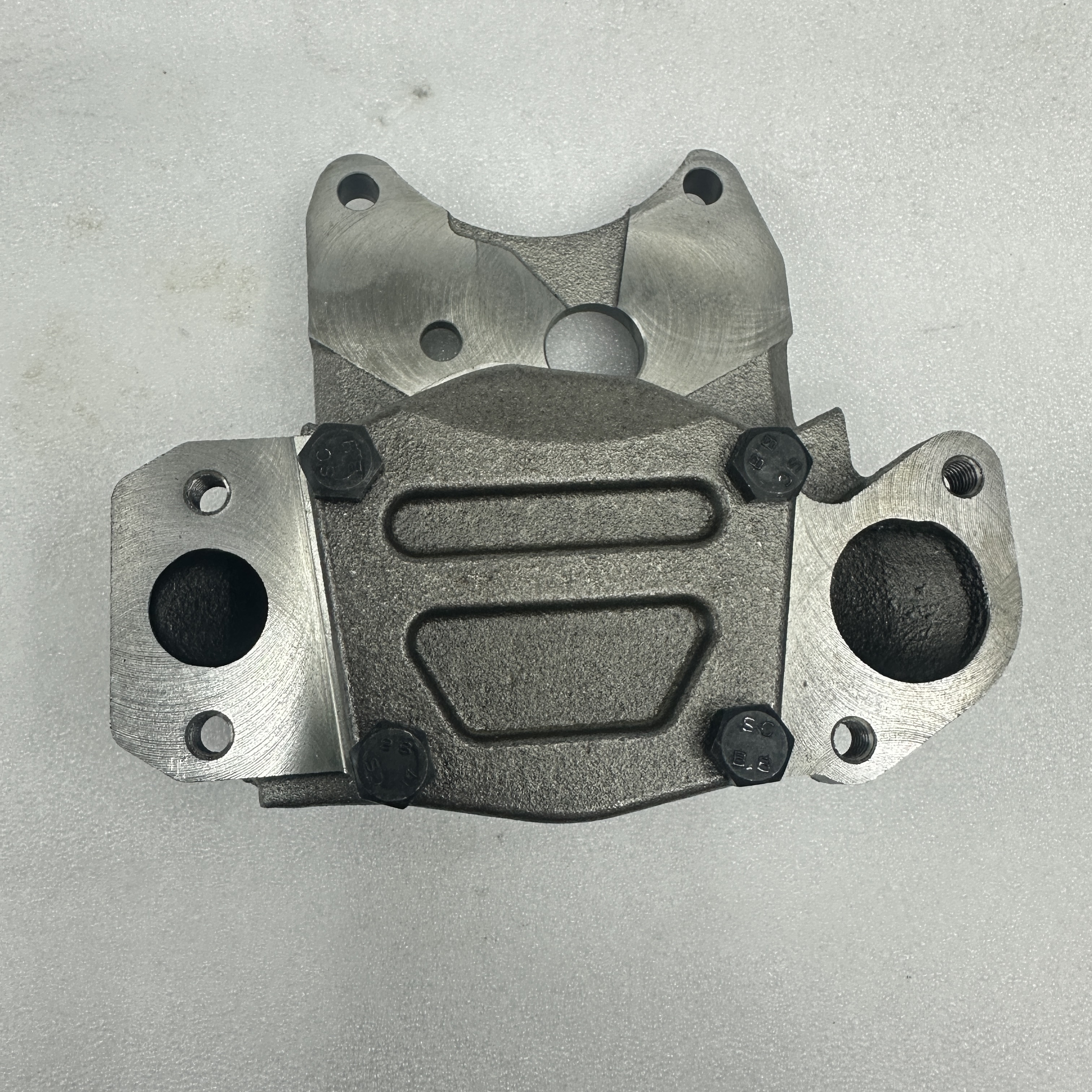 وتطبق قطع غيار السيارات الهندسية على مضخة الوقود 4132F057 الخاصة بمحركات شركة بيركنز details Picture