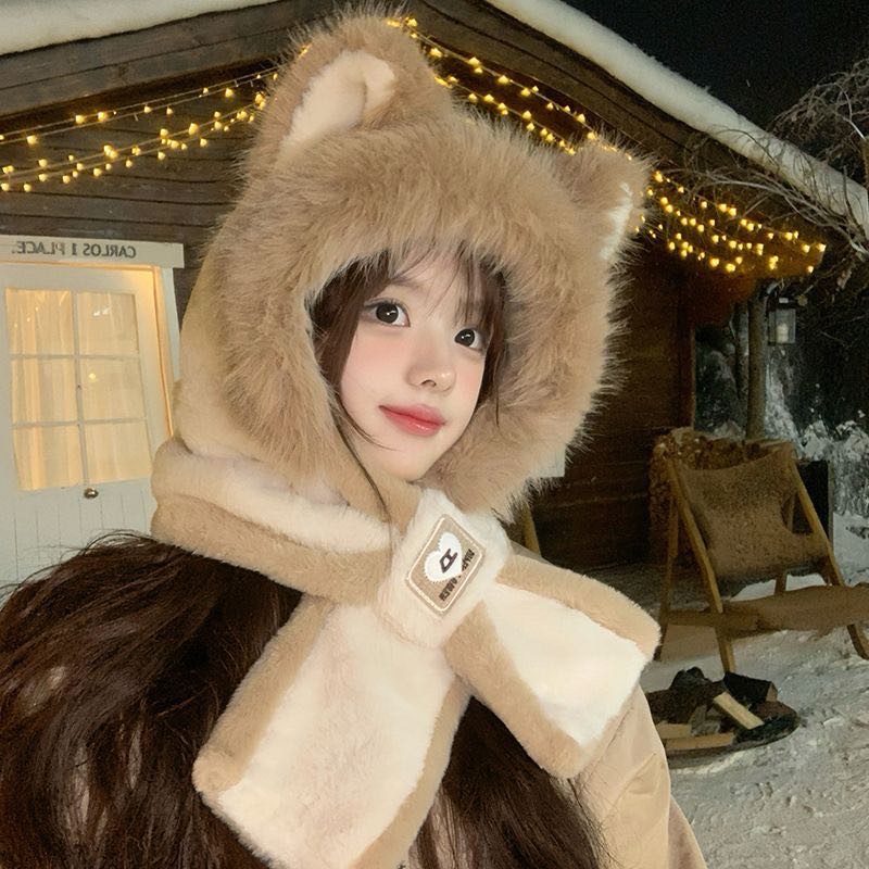 A plush hat for women's winter 2025 new style, a one-piece warm, thickened and fleece scarf set, and a cute cycling outfit Application Scenario