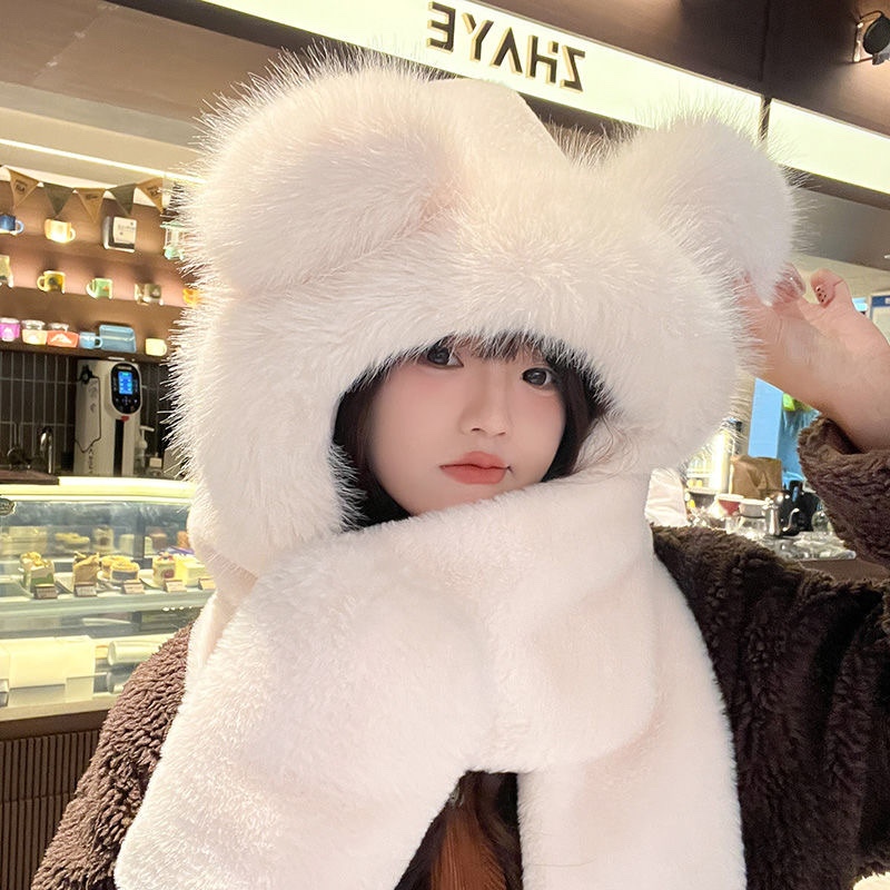 This is a new three-piece set for women in winter 2024, featuring a warm hat, scarf, gloves, and a cute, thick, and versatile scarf details Picture