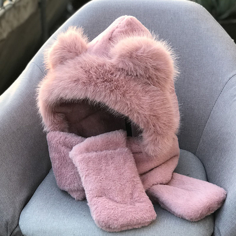 This is a new three-piece set for women in winter 2024, featuring a warm hat, scarf, gloves, and a cute, thick, and versatile scarf detail image 5