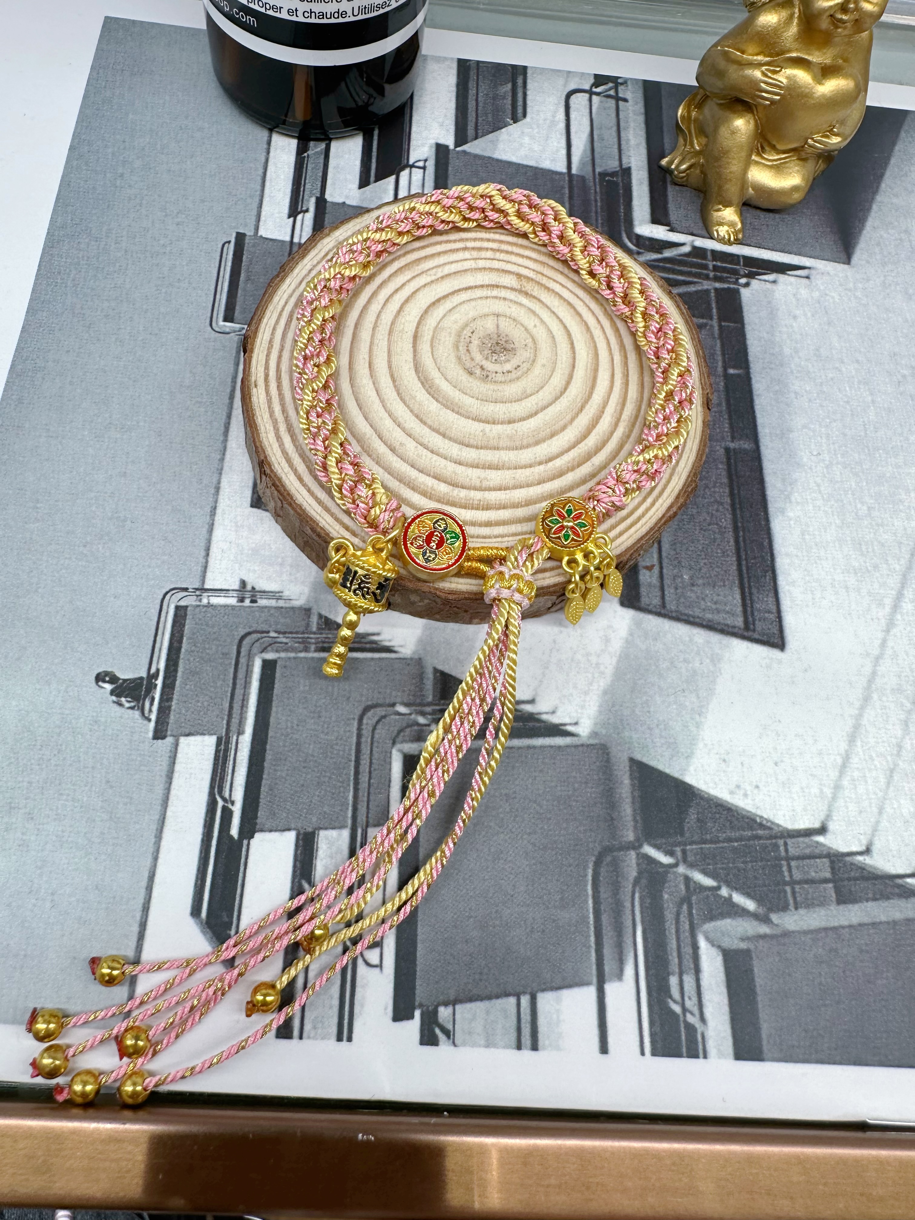 Wholesale of Chinese-style Tibetan hand-woven rope six-character mantra hand-woven Thangka reincarnation bracelets pic 4