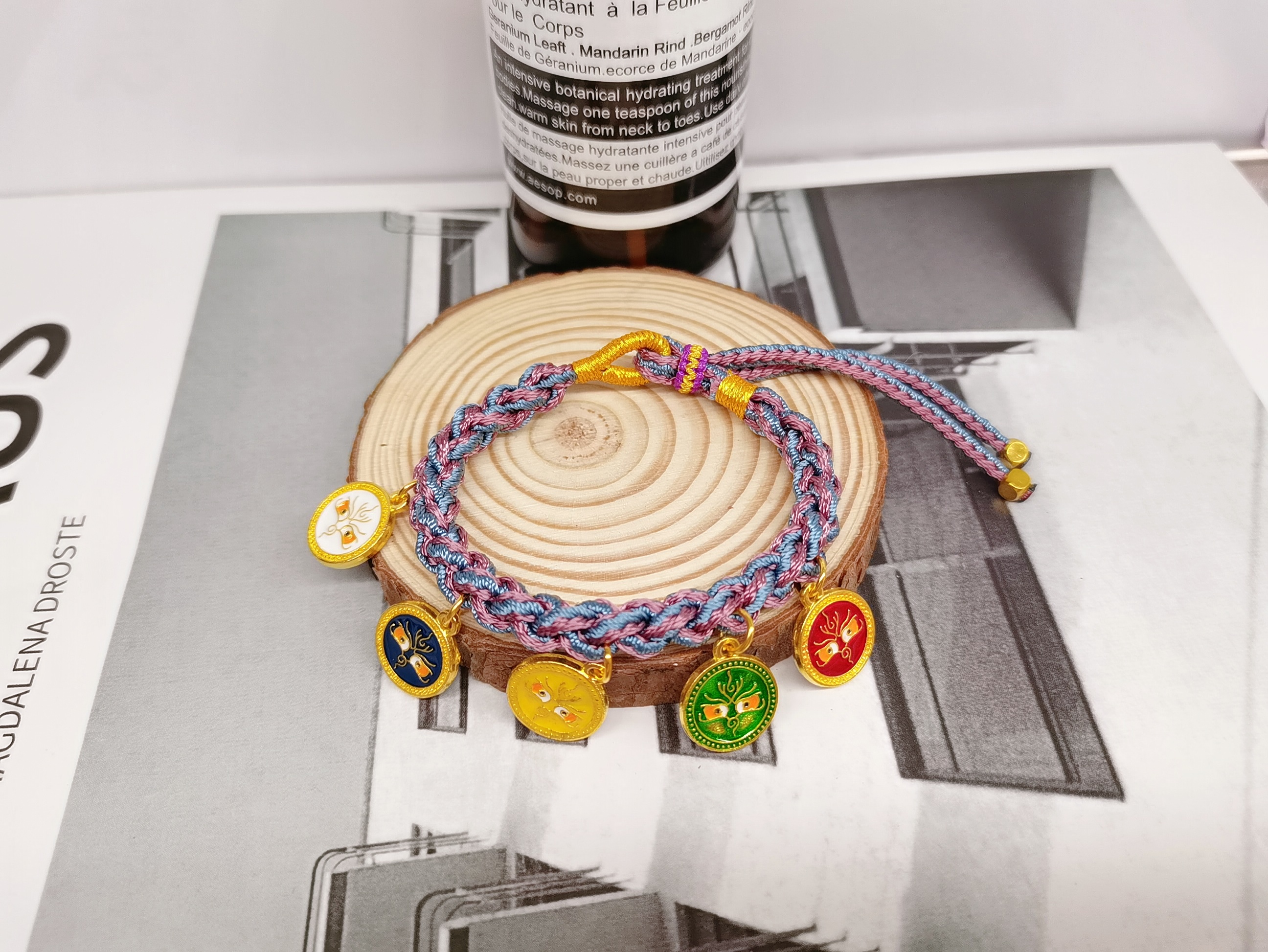 Hand-woven five-way God of Wealth in the style of Tibetan colorful rope ruyi knots with a national trend pic 10
