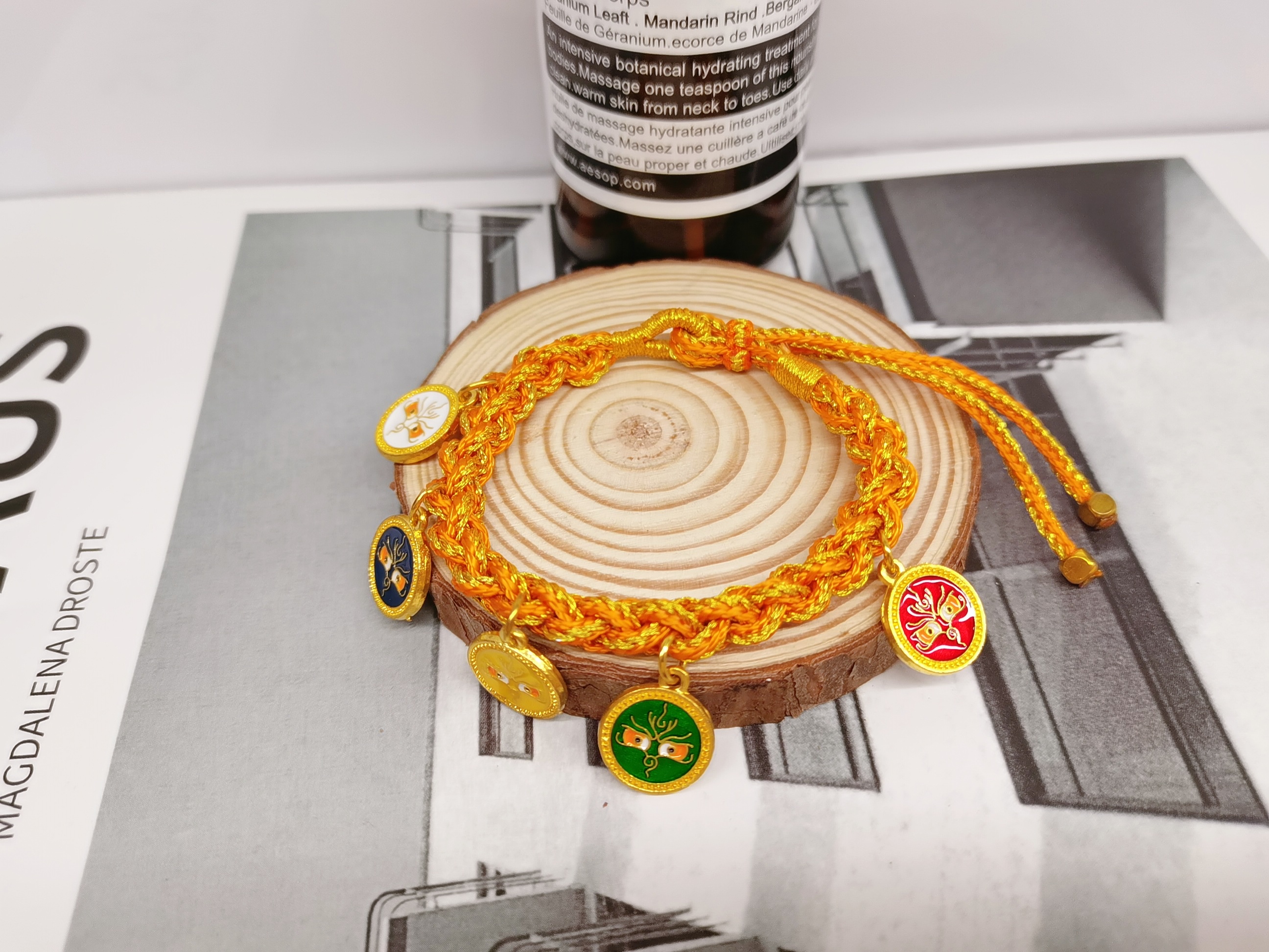 Hand-woven five-way God of Wealth in the style of Tibetan colorful rope ruyi knots with a national trend pic 7