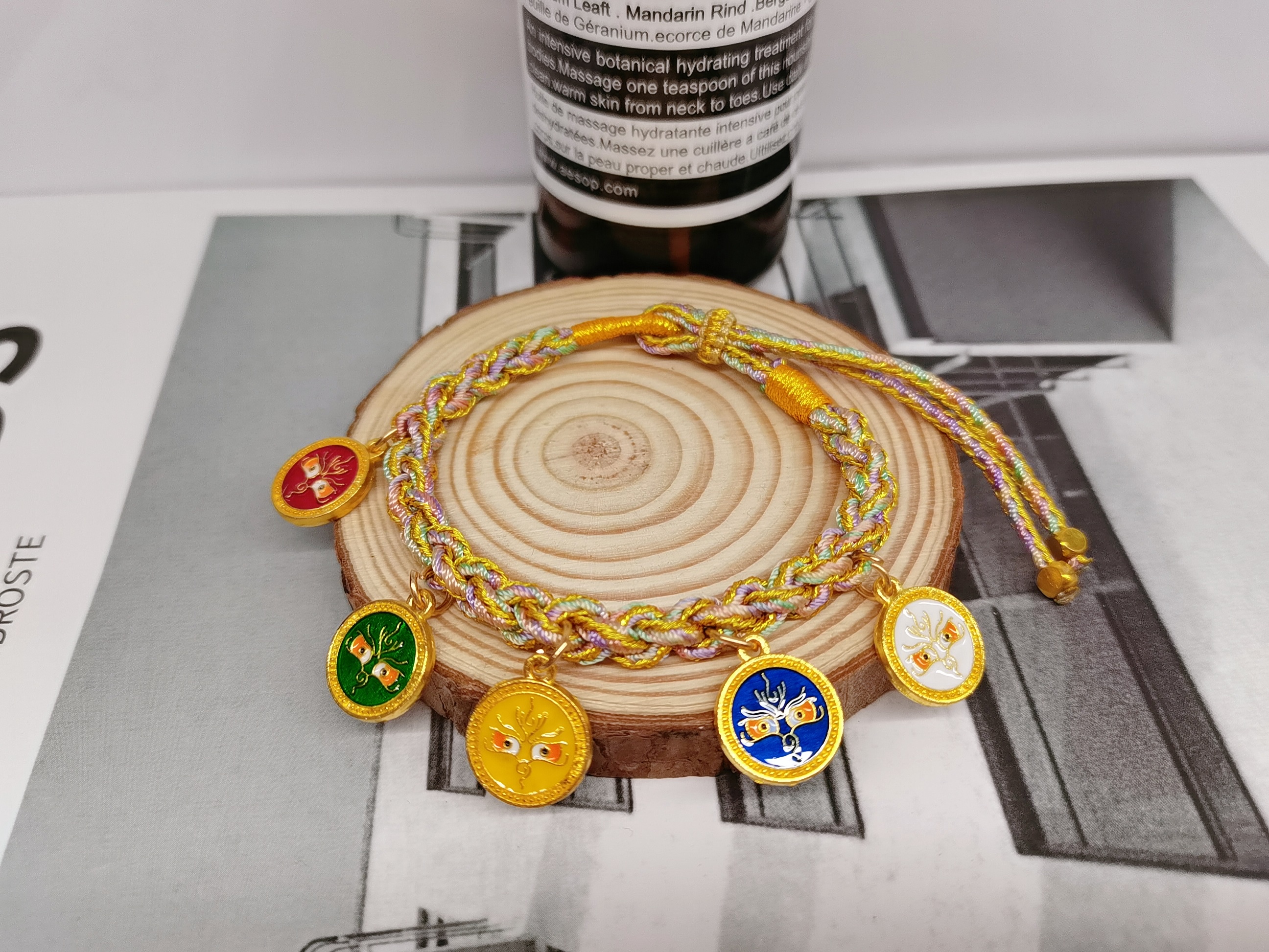 Hand-woven five-way God of Wealth in the style of Tibetan colorful rope ruyi knots with a national trend pic 5