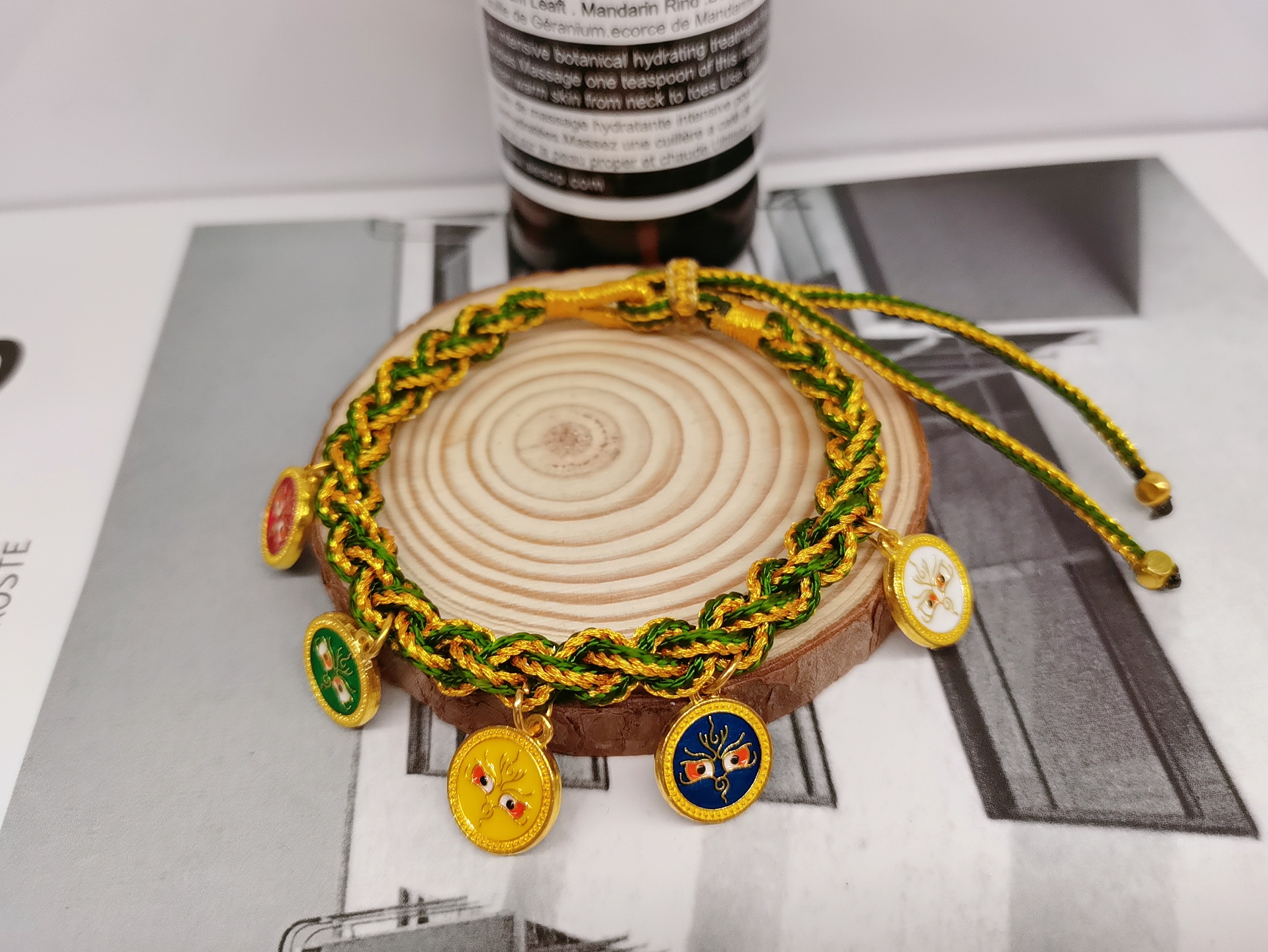 Hand-woven five-way God of Wealth in the style of Tibetan colorful rope ruyi knots with a national trend pic 6
