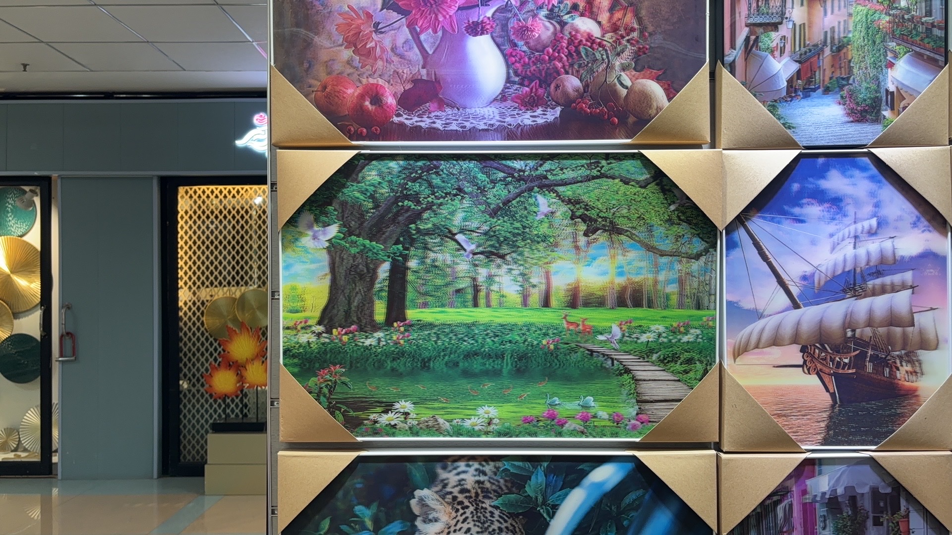 5D立体画 三维立体画 动漫卡通动画制作白底实物图