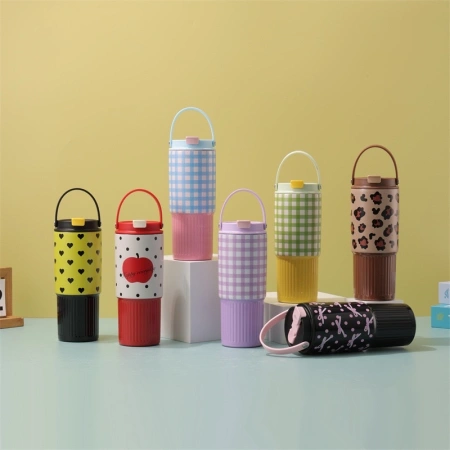 Wholesale of new cartoon 30oz insulated cups for foreign trade, outdoor portable large-capacity straw cups, stainless steel car cups, insulated cups