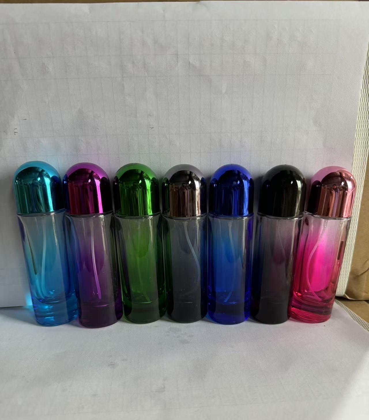 30ml 渐变多种颜色 热销款圆盖香水瓶