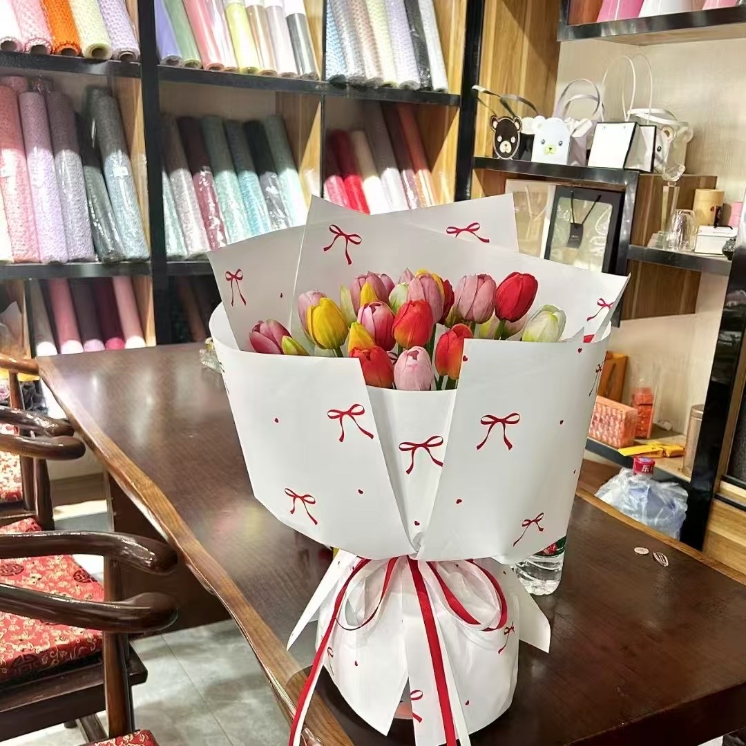Pengfa Packaging Factory Store's new Mother's Day knot, gold-embossed flower wrapping paper, waterproof wrapping paper, flower shop festival bouquet packaging, gift packaging products, flower packaging Item Picture