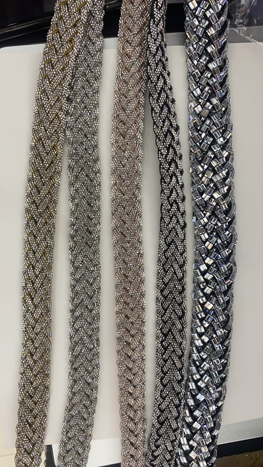 爆款鞋材水钻七股麻花辫饰品配件详情图1