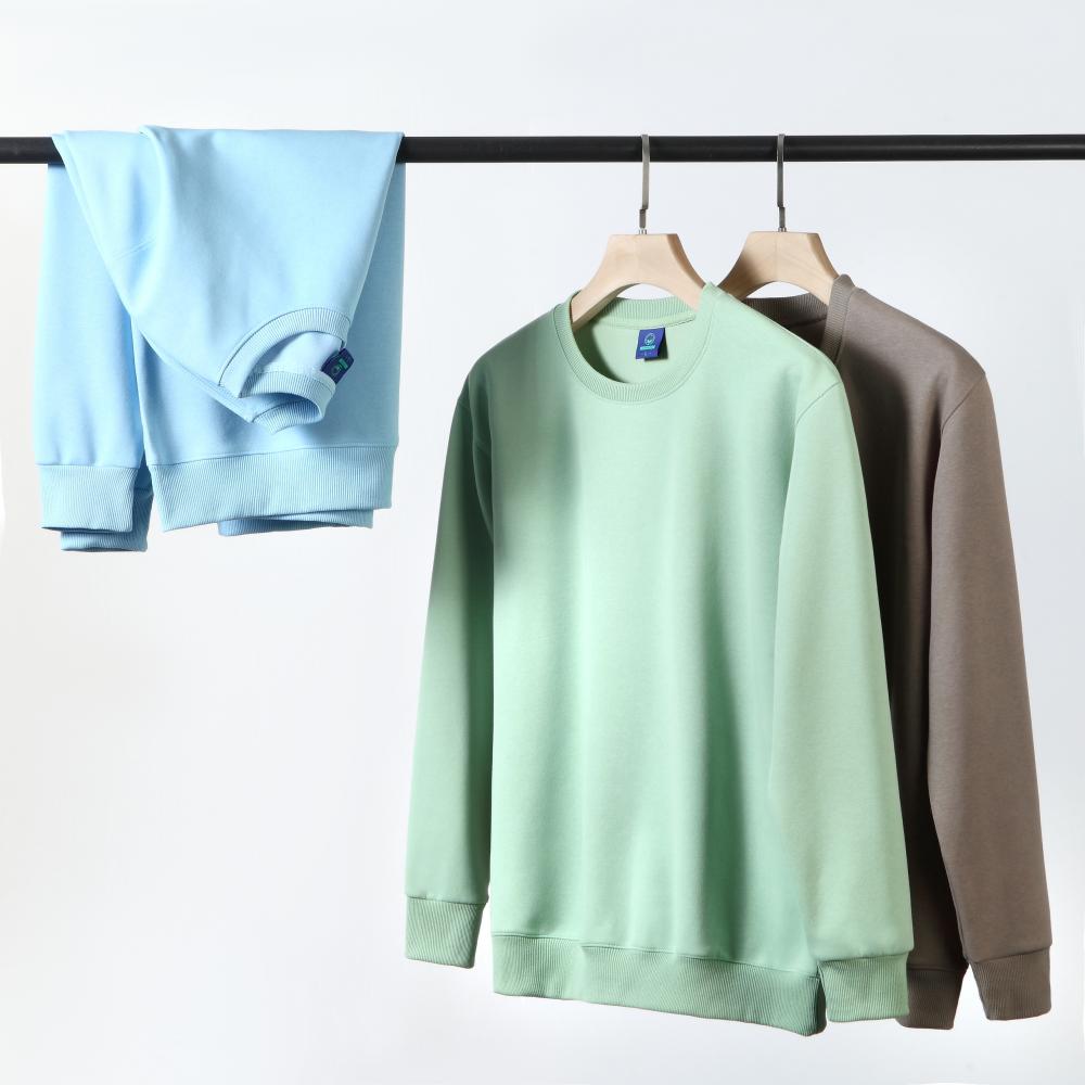 The new long-sleeved, unisex hoodie from Huamian Composite milk Silk is a fashionable and casual unisex hoodie that is simple and comfortable. It's a trendy hoodie detail image 18