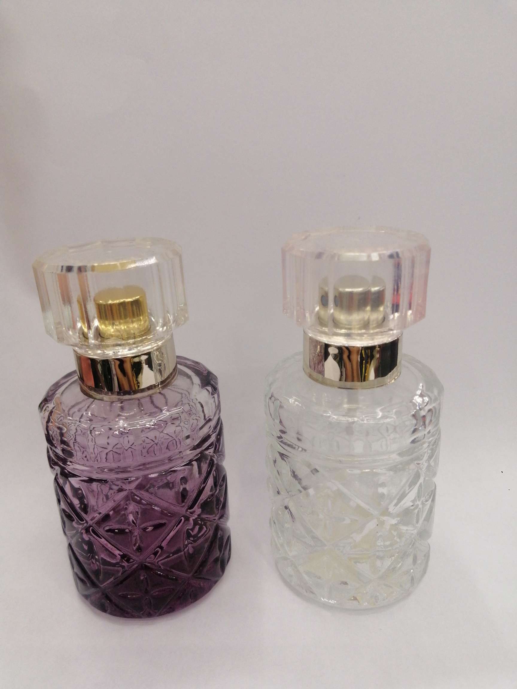 香水瓶 透明 渐变 玻璃瓶01