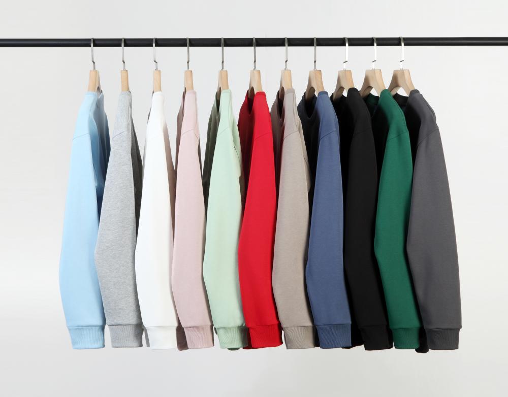 The new long-sleeved, unisex hoodie from Huamian Composite milk Silk is a fashionable and casual unisex hoodie that is simple and comfortable. It's a trendy hoodie detail image 19