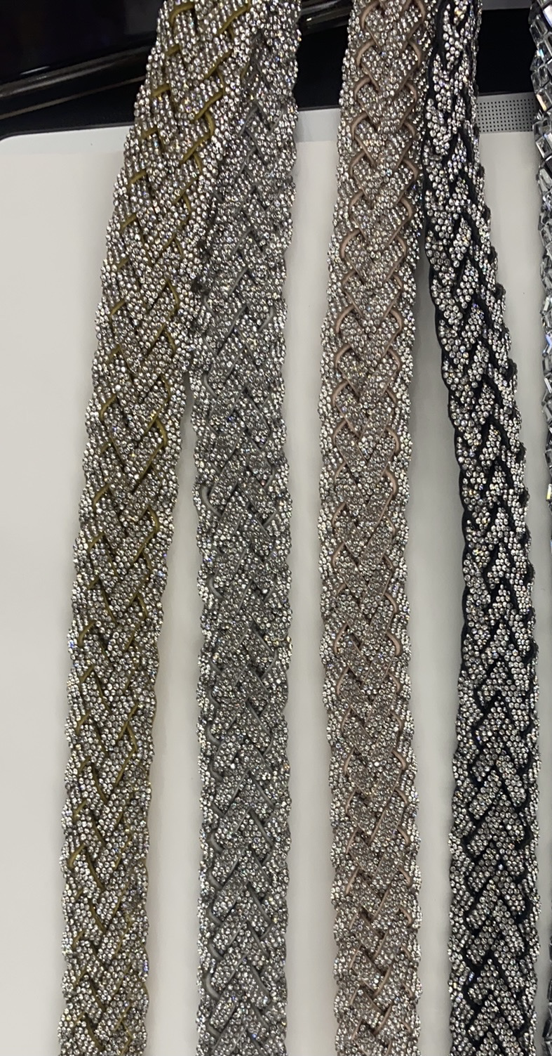 爆款鞋材水钻七股麻花辫饰品配件