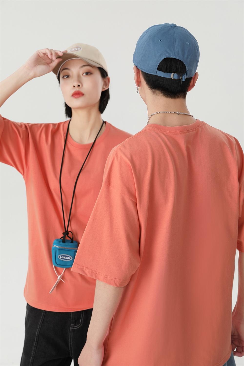 240g/㎡ fabric 100% combed pure cotton short-sleeved T-shirt, a trendy men's and women's same simple and fashionable clothing, comfortable and breathable. Summer short-sleeved T-shirt, a trendy style Item Picture